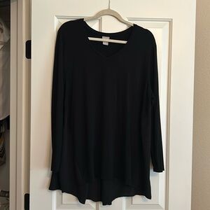 Chicos Size 3P black v-neck tunic with sheer, pleated back
